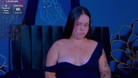 Snapshot of lia_avalon chatting on 05/22/26, 11:38 Lia Avalon online show from 05/22/26, 11:38
