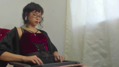 Lia online show from 10/18/25, 09:04