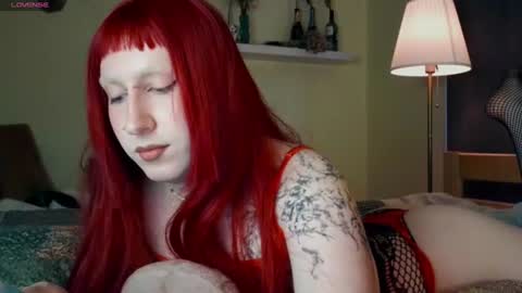Snapshot of lia_grl chatting on 06/11/26, 02:53 lia_grl online show from 06/11/26, 02:53