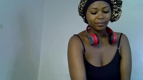 lia online show from 10/22/25, 05:19