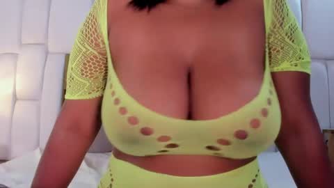 lia_mariana online show from 04/07/26, 06:47