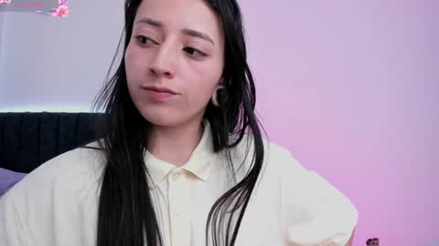 Snapshot of lia_queen610 chatting on 02/07/25, 08:53 Little Queen Lia online show from 02/07/25, 08:53