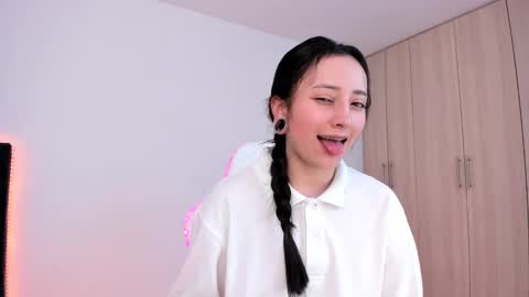 Snapshot of lia_queen610 chatting on 03/01/25, 09:59 Little Queen Lia online show from 03/01/25, 09:59