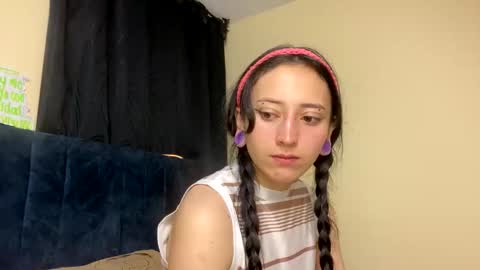 Little Queen Lia  online show from 02/04/26, 12:38