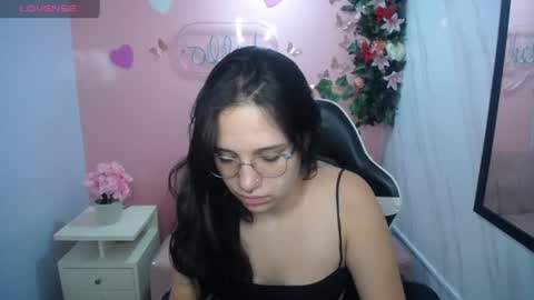 Snapshot of lia_rose_ch chatting on 07/29/26, 02:43 lia_rose_ch online show from 07/29/26, 02:43