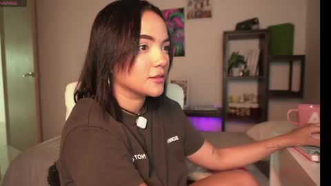 Lia  online show from 04/21/26, 09:50