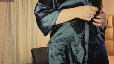 Lia online show from 04/18/26, 07:29