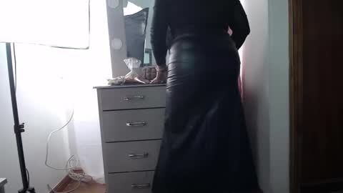 Snapshot of lia_taylorr1 chatting on 09/18/25, 12:18 Lia Taylor online show from 09/18/25, 12:18