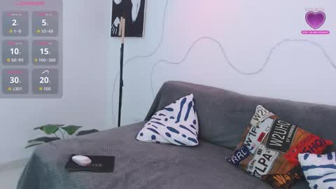 lia_tgn online show from 10/17/25, 06:43