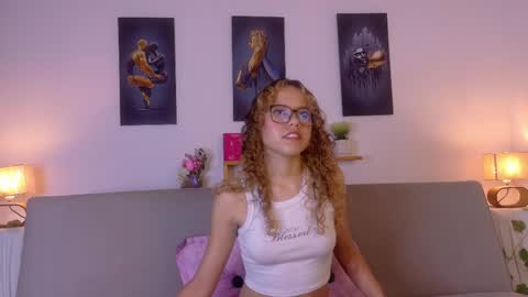Snapshot of lia_valmont_18 chatting on 05/25/26, 06:58 Juliana online show from 05/25/26, 06:58