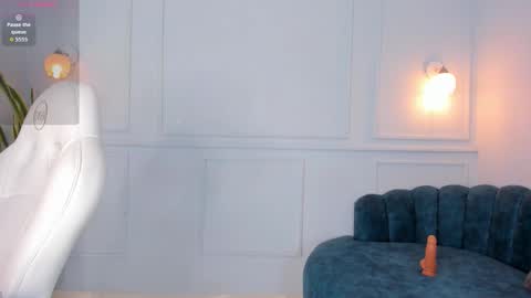 Snapshot of lia_velez_ chatting on 11/08/25, 03:45 LIA online show from 11/08/25, 03:45