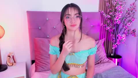 liaa_queen online show from 05/15/26, 06:48