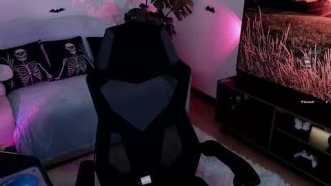 Snapshot of liaa_rodriguezz chatting on 10/12/25, 10:31 Liaa online show from 10/12/25, 10:31