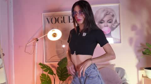 Lia  online show from 04/07/26, 12:16