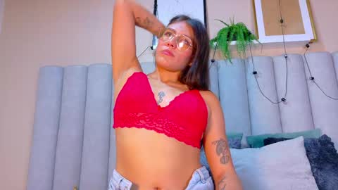 L I A   online show from 04/27/26, 02:42