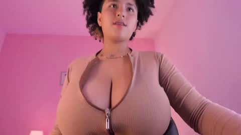 Snapshot of liaamoretzz chatting on 10/03/25, 03:25 liaa moretzz online show from 10/03/25, 03:25