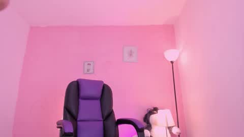 Snapshot of liaamoretzz chatting on 10/18/25, 12:57 liaa moretzz online show from 10/18/25, 12:57