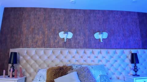 liaa turner  online show from 09/14/25, 09:03