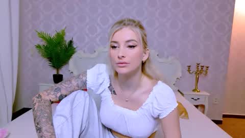 Lia online show from 02/09/26, 09:24