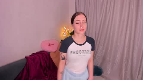 Snapshot of liablund chatting on 03/11/25, 06:52 Milana online show from 03/11/25, 06:52