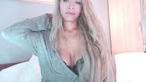 Lia Divina online show from 12/01/25, 03:33