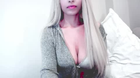 Lia Divina online show from 04/19/26, 07:51