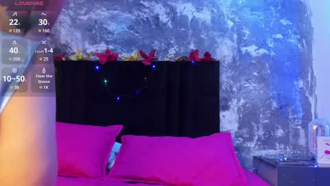 Lia online show from 12/18/24, 06:10