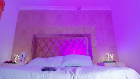 Lia online show from 02/14/25, 05:09