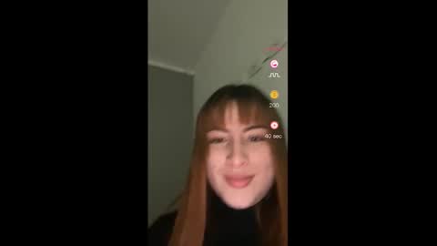 Liah Ferrer online show from 10/27/25, 11:20