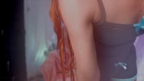 Snapshot of liahilton_ chatting on 12/08/24, 11:57 lh6 9c online show from 12/08/24, 11:57