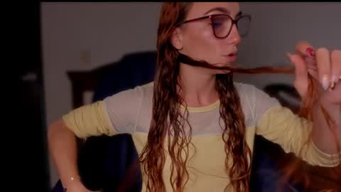 Snapshot of liahilton_ chatting on 02/05/25, 02:48 lh6 9c online show from 02/05/25, 02:48