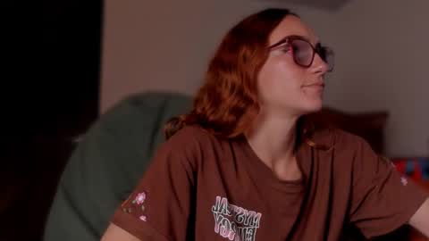 Snapshot of liahilton_ chatting on 02/17/25, 03:42 lh6 9c online show from 02/17/25, 03:42