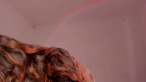 Snapshot of liahilton_ chatting on 09/13/25, 08:36 lh6 9c online show from 09/13/25, 08:36