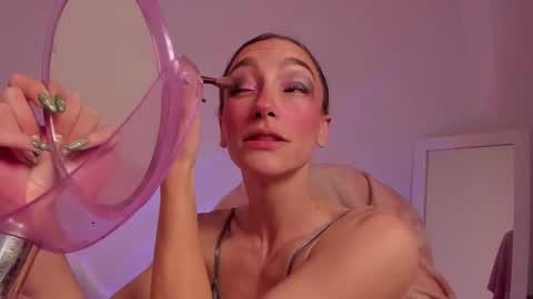 Snapshot of liahilton_ chatting on 11/05/25, 03:56 lh6 9c online show from 11/05/25, 03:56