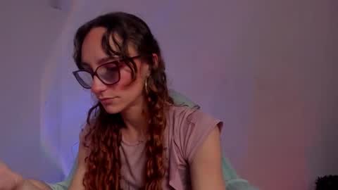 Snapshot of liahilton_ chatting on 12/16/25, 11:15 lh6 9c online show from 12/16/25, 11:15