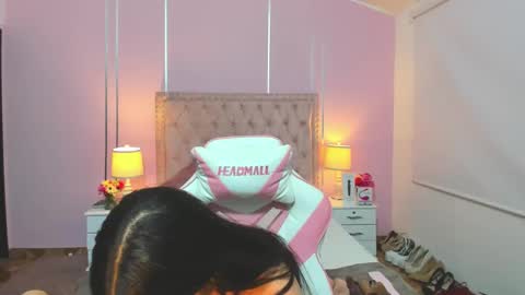 Snapshot of liahjhons chatting on 03/10/25, 11:06 Liah online show from 03/10/25, 11:06