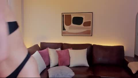 Snapshot of liahjhons chatting on 10/11/25, 01:27 Liah online show from 10/11/25, 01:27