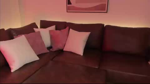 Snapshot of liahjhons chatting on 10/17/25, 02:15 Liah online show from 10/17/25, 02:15