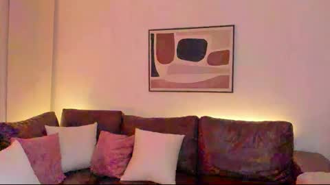 Snapshot of liahjhons chatting on 11/10/25, 01:48 Liah online show from 11/10/25, 01:48