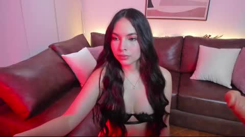 Snapshot of liahjhons chatting on 01/08/26, 12:24 Liah online show from 01/08/26, 12:24