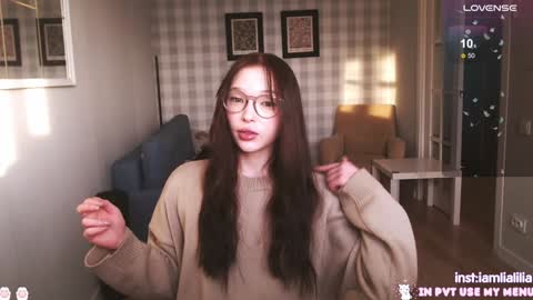 Snapshot of lialilia chatting on 12/19/24, 10:45 lialilia online show from 12/19/24, 10:45