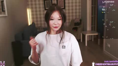 Snapshot of lialilia chatting on 03/12/25, 04:56 lialilia online show from 03/12/25, 04:56