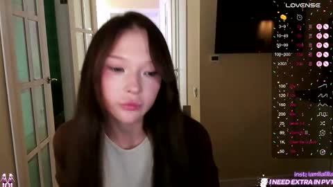 Snapshot of lialilia chatting on 10/16/25, 02:51 lialilia online show from 10/16/25, 02:51