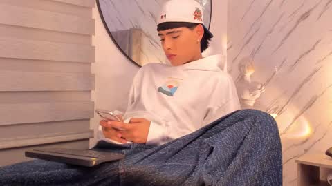 Liam online show from 02/28/25, 05:04