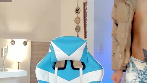 Liam online show from 09/14/25, 11:04