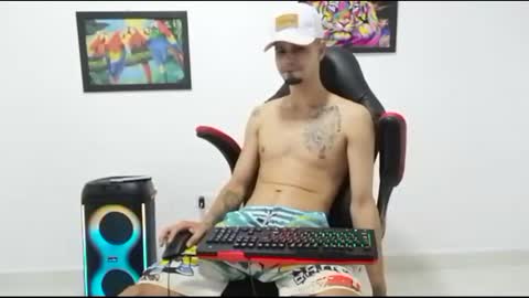 Snapshot of liam_andres12 chatting on 11/01/25, 10:56 Andres online show from 11/01/25, 10:56