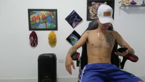 Snapshot of liam_andres12 chatting on 11/09/25, 10:52 Andres online show from 11/09/25, 10:52