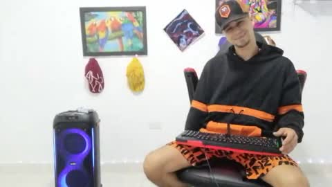 Snapshot of liam_andres12 chatting on 11/28/25, 10:34 Andres online show from 11/28/25, 10:34