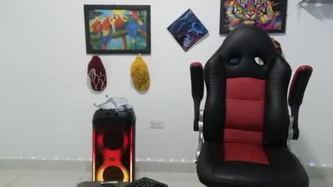 Snapshot of liam_andres12 chatting on 12/02/25, 09:10 Andres online show from 12/02/25, 09:10