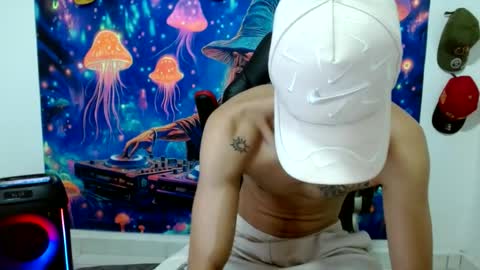 Snapshot of liam_andres12 chatting on 07/10/26, 10:01 Andres online show from 07/10/26, 10:01